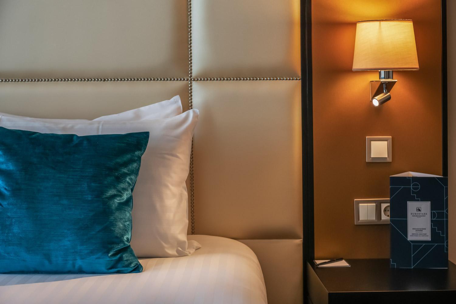 Quarto com Cama de Casal ou 2 de Solteiro e Cama Extra