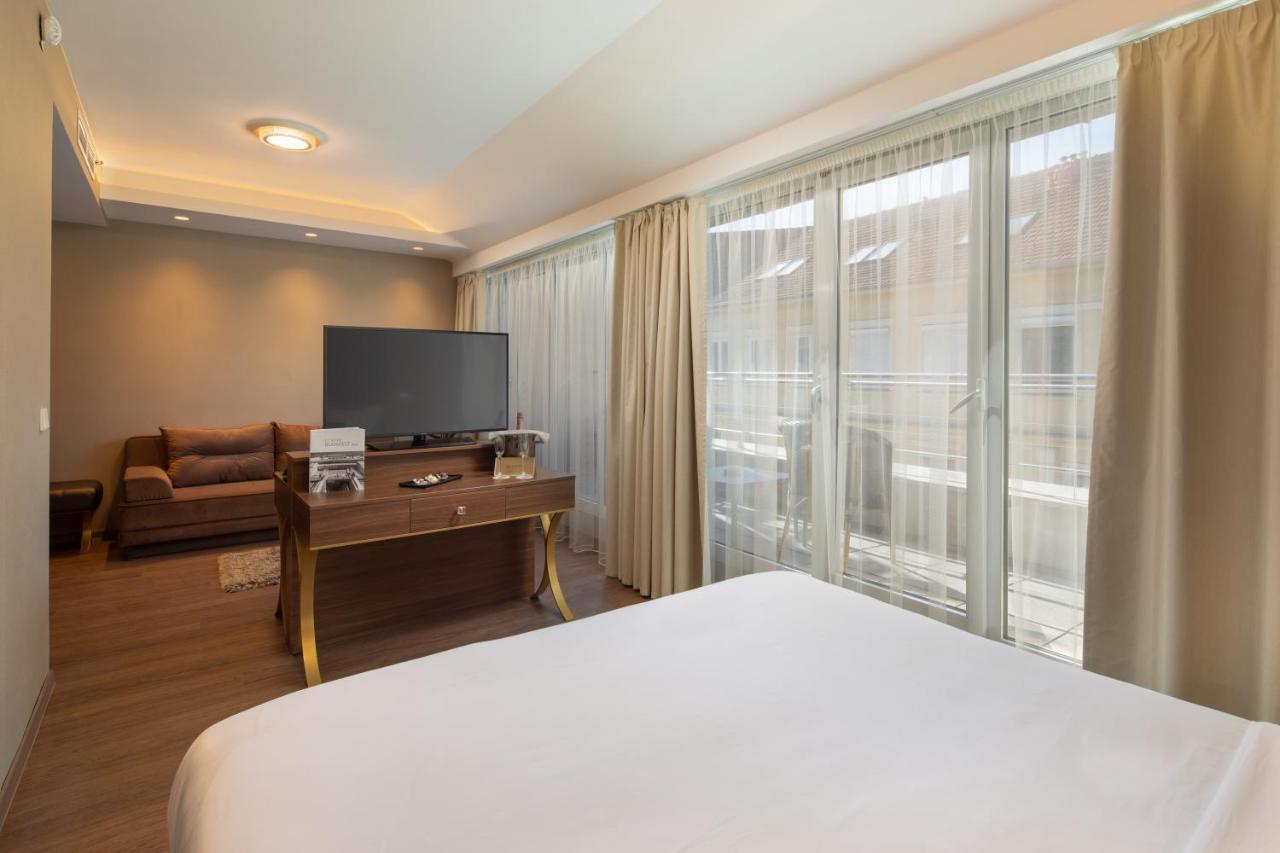 Junior Suite with Balcony,988270801:JPEG